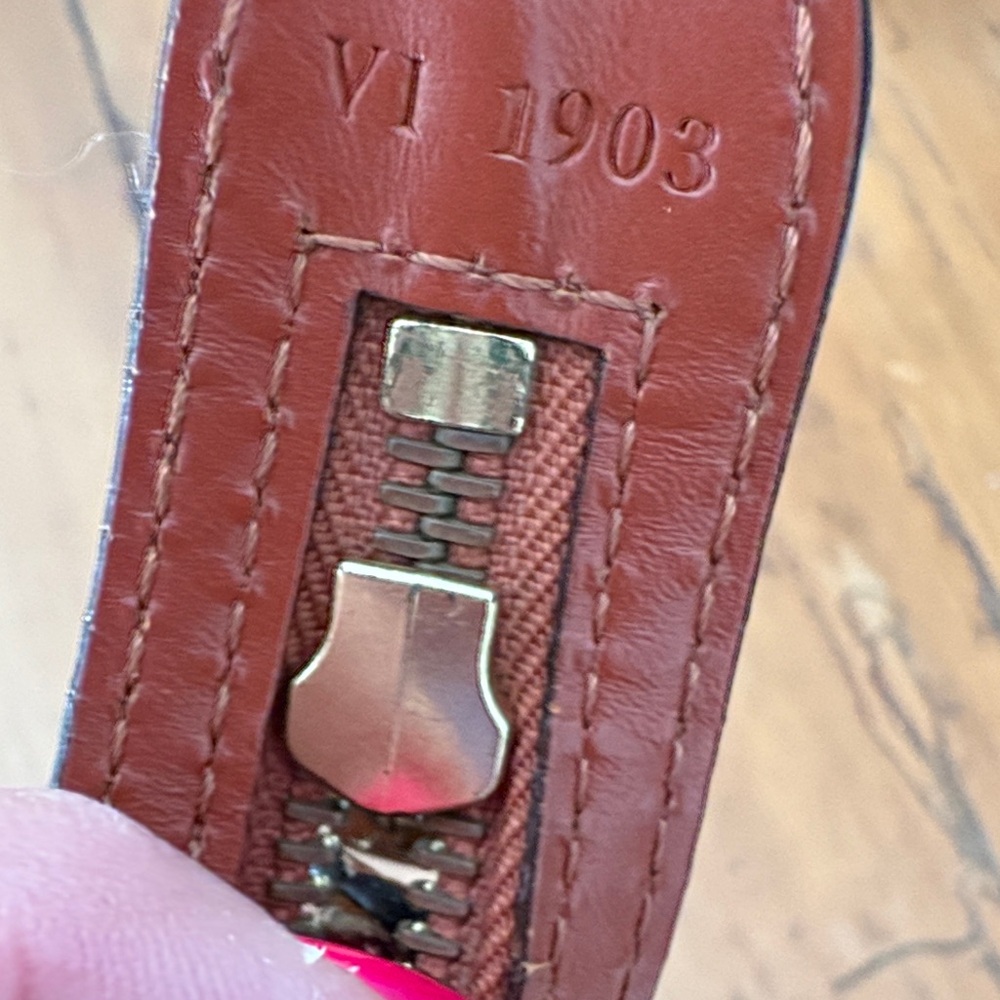 Louis Vuitton Elegant Brown Epi handbag - Picture 8 of 13